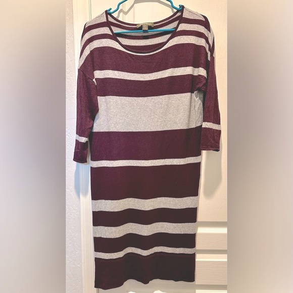 Tommy Bahama 1/2 Sleeve Wool Blend Hobart Dress in in Gray Heather & Rum Berry - Picture 3 of 6